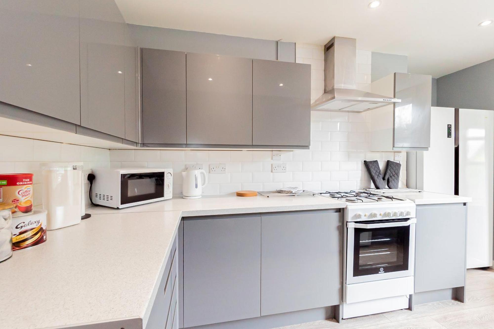 Shirley House 5, Guest House, Self Catering, Self Check In With Smart Locks, Use Of Fully Equipped Kitchen, Close To City Centre, Ideal For Longer Stays And Fawley Contractors Southampton Exterior photo