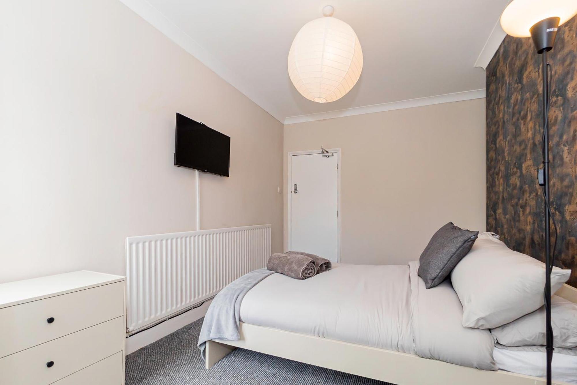 Shirley House 5, Guest House, Self Catering, Self Check In With Smart Locks, Use Of Fully Equipped Kitchen, Close To City Centre, Ideal For Longer Stays And Fawley Contractors Southampton Exterior photo